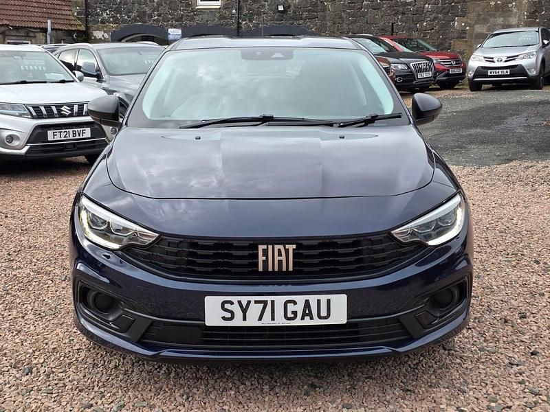 Begagnad Fiat Tipo 99 HK (72 kW) 2021 Blå Halvkombi