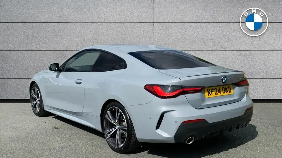Usado BMW 420 M Sport 181 HP (133 kW) 2024 Cinzento Coupé