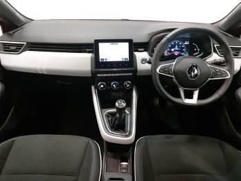 Used Renault Clio V Version S 90 HP (66 kW) 2021 Red Hatchback