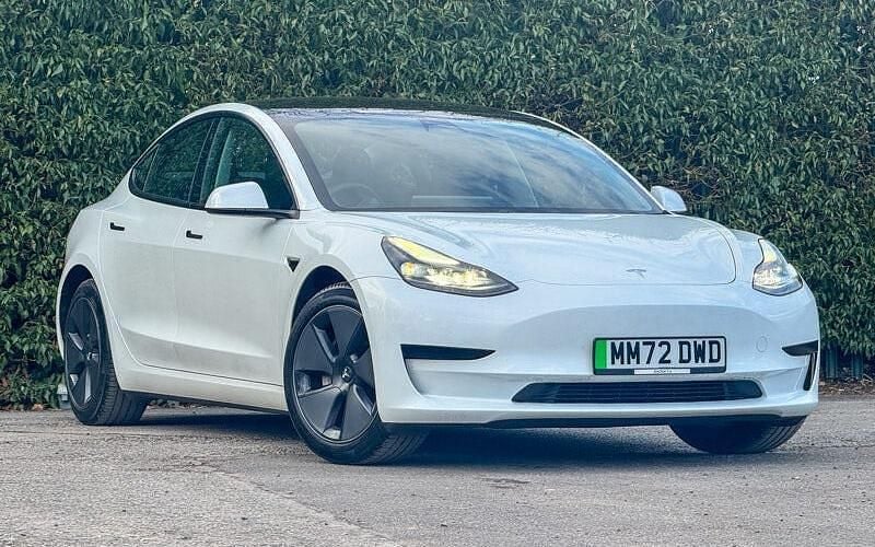 Begagnad Tesla Model 3 RWD 180 kW (245 HK) 2023 Sedan