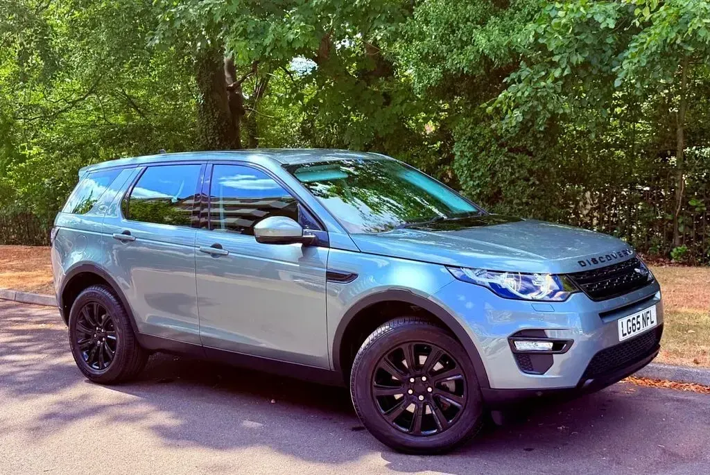 Used Land Rover Discovery Sport SE 180 HP (132 kW) 2015 Green/silver SUV