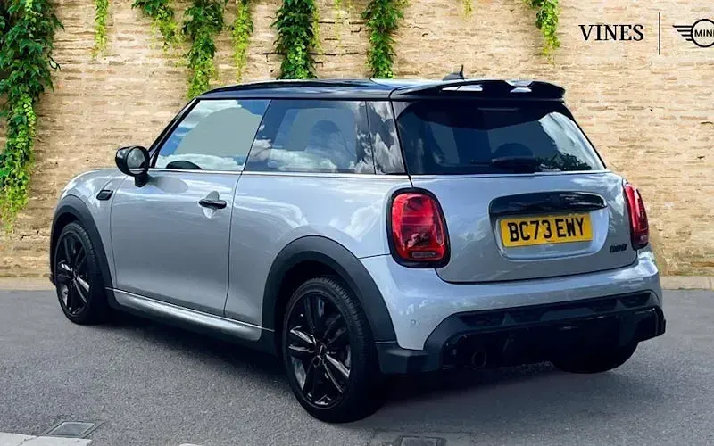 Used Mini Cooper Hatch 136 HP (100 kW) 2023 Silver Hatchback