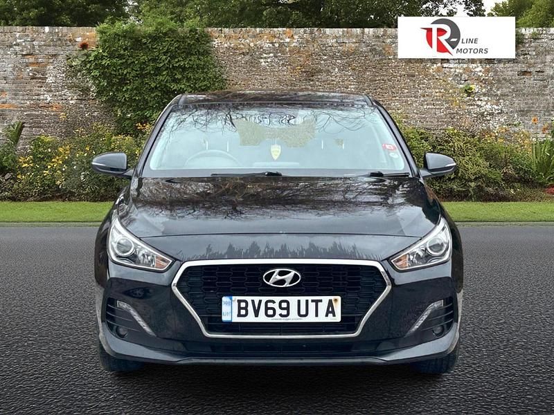 Used Hyundai i30 SE 110 HP (80 kW) 2019 Black Hatchback