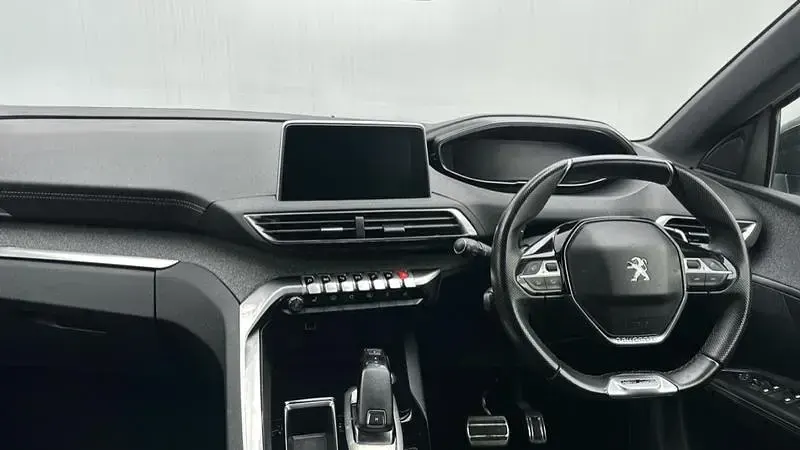 Used Peugeot 5008 Premium 130 HP (95 kW) 2019 White SUV