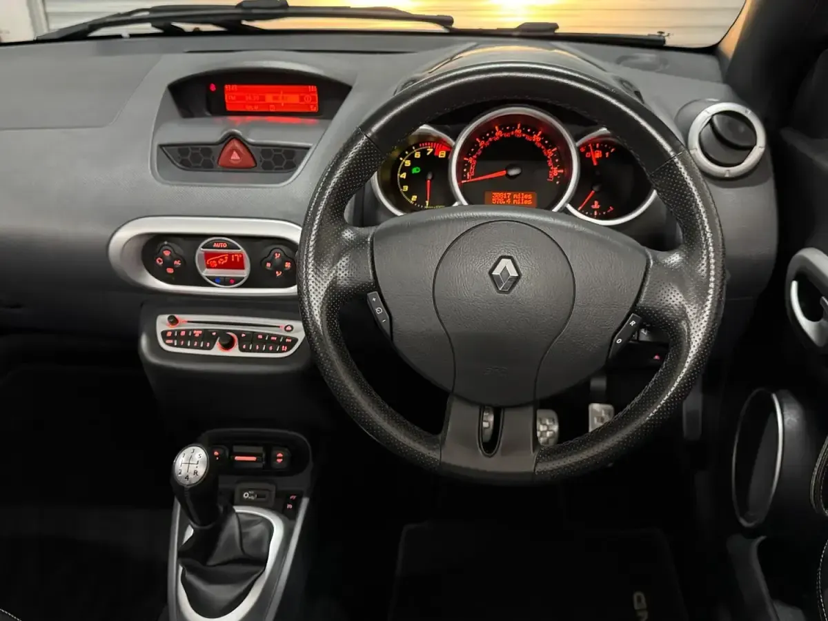 Used Renault Wind Dynamique 133 HP (97 kW) 2010 Ter azzurro Cabriolet