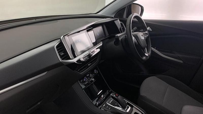 Used Vauxhall Grandland X Design Edition 128 HP (94 kW) 2022 Grey SUV