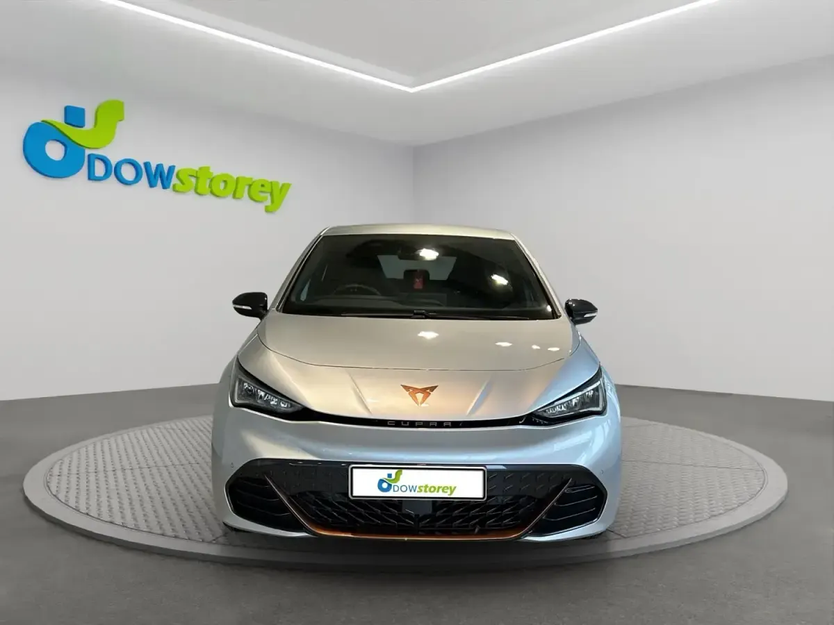Usado Cupra Born 61 kW (84 CV) 2022 Plateado Utilitario