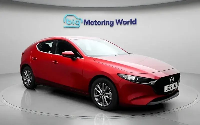 Używany Mazda 3 122 KM (89 kW) 2022 Czerwony Hatchback