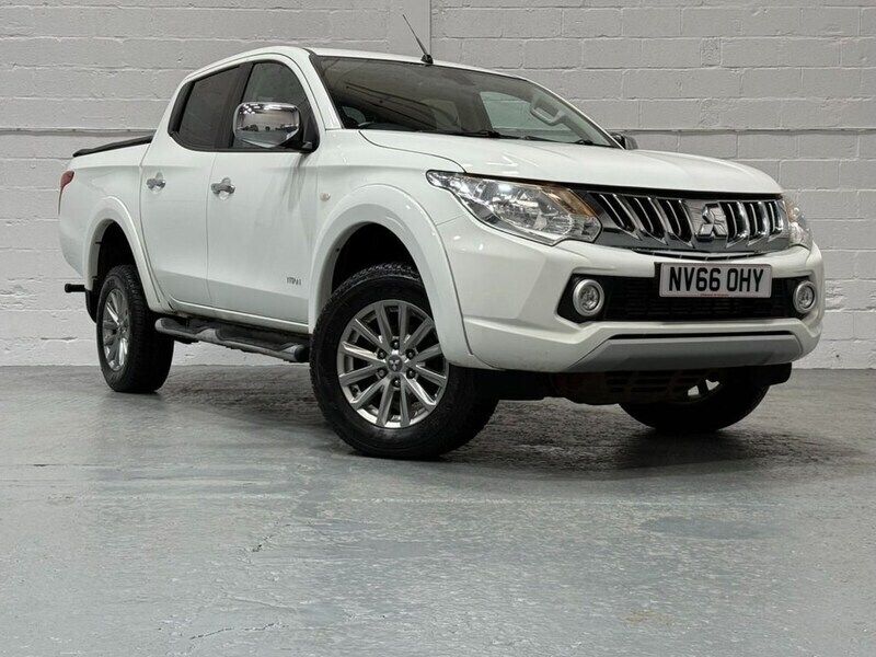 White Used 2016 Mitsubishi L200 Pickup | £9,195 (Super price) - Image 1/4