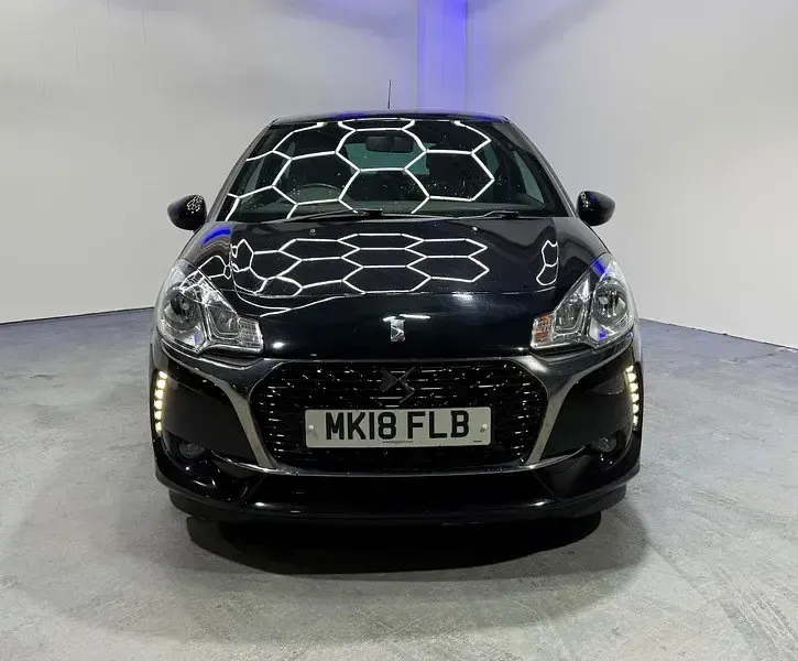 Used DS Automobiles DS3 Connected Chic 2018 Black Hatchback