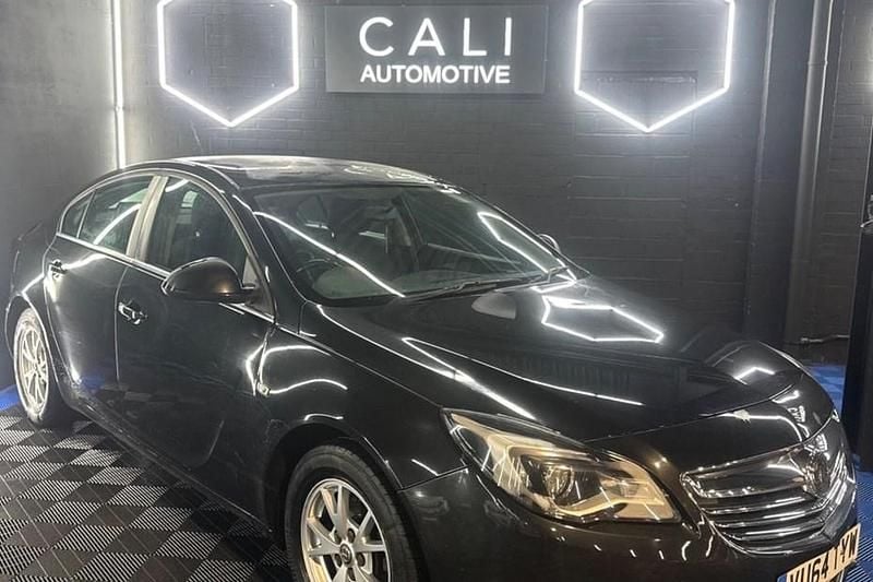Black Used 2014 Vauxhall Insignia Design Edition Hatchback | £2,996 (Fair price) - Image 1/1