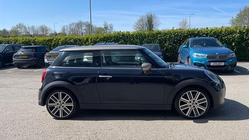 Używany Mini Cooper Exclusive 136 KM (100 kW) 2021 Czarny Hatchback