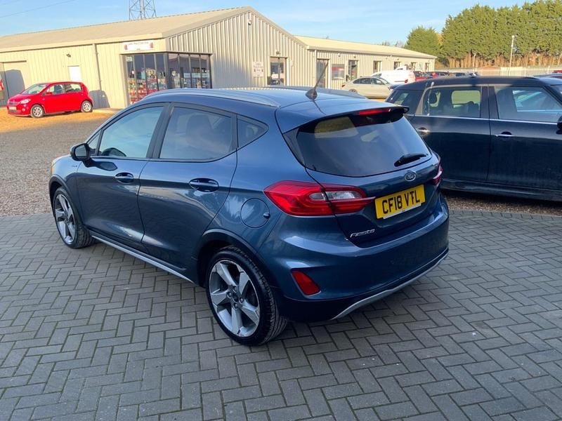 Used Ford Fiesta Active 100 HP (73 kW) 2018 Blue Hatchback