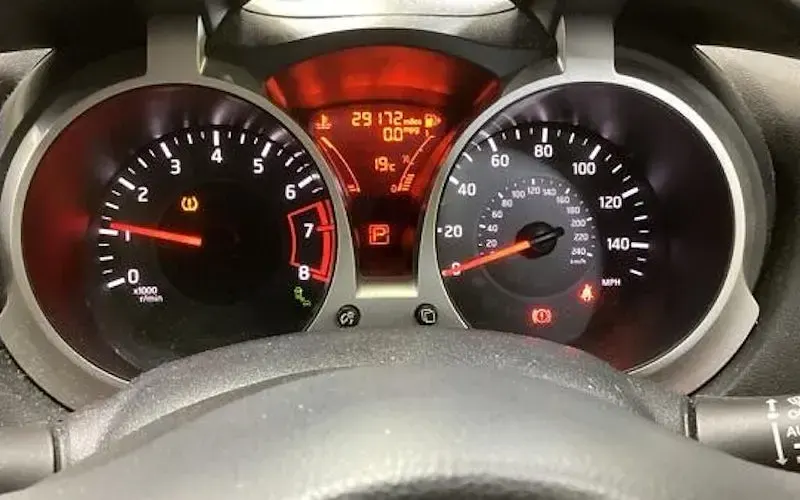 Used Nissan Juke Tekna 117 HP (86 kW) 2016 Grey SUV