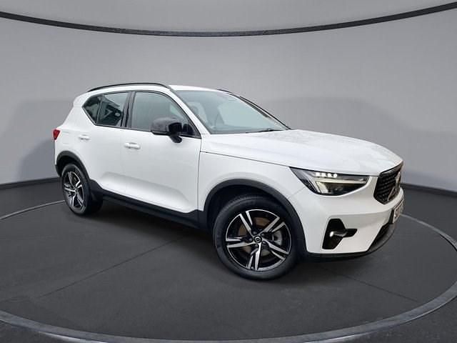 Used Volvo XC40 Plus 163 HP (119 kW) 2022 White SUV