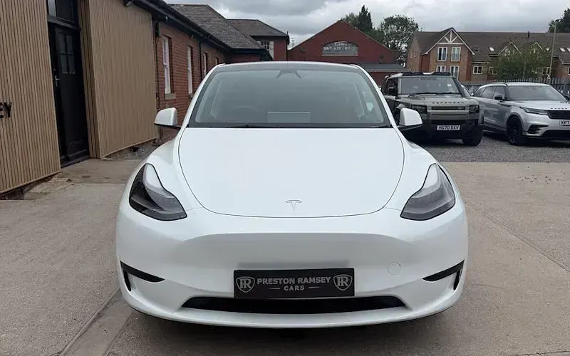 Used Tesla Model Y Standard Range 219 kW (299 HP) 2024 White SUV
