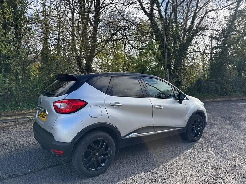 Used Renault Captur Dynamique 90 HP (66 kW) 2015 Silver SUV