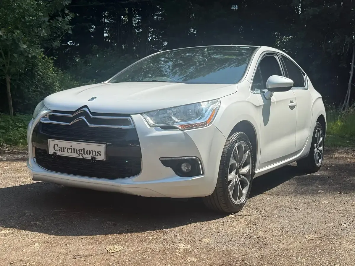 Used Citroën DS4 2015 White Hatchback