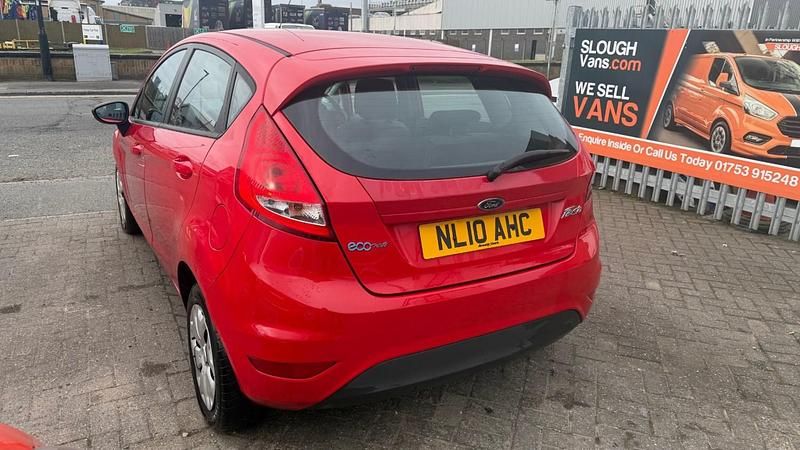 Used Ford Fiesta 95 HP (69 kW) 2010 Red Hatchback