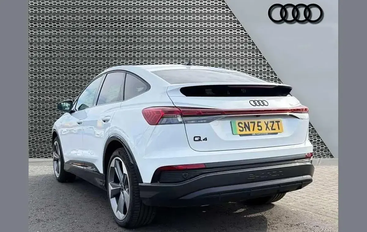 Used Audi Q4 e-tron Black Edition 206 kW (281 HP) 2026 White SUV