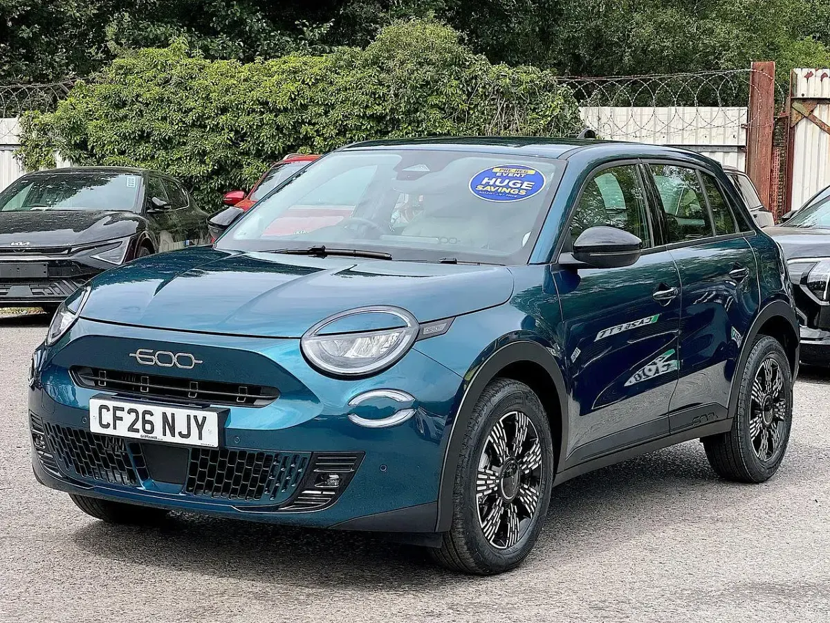New Fiat 600 Icon 99 HP (72 kW) 2026 Green SUV