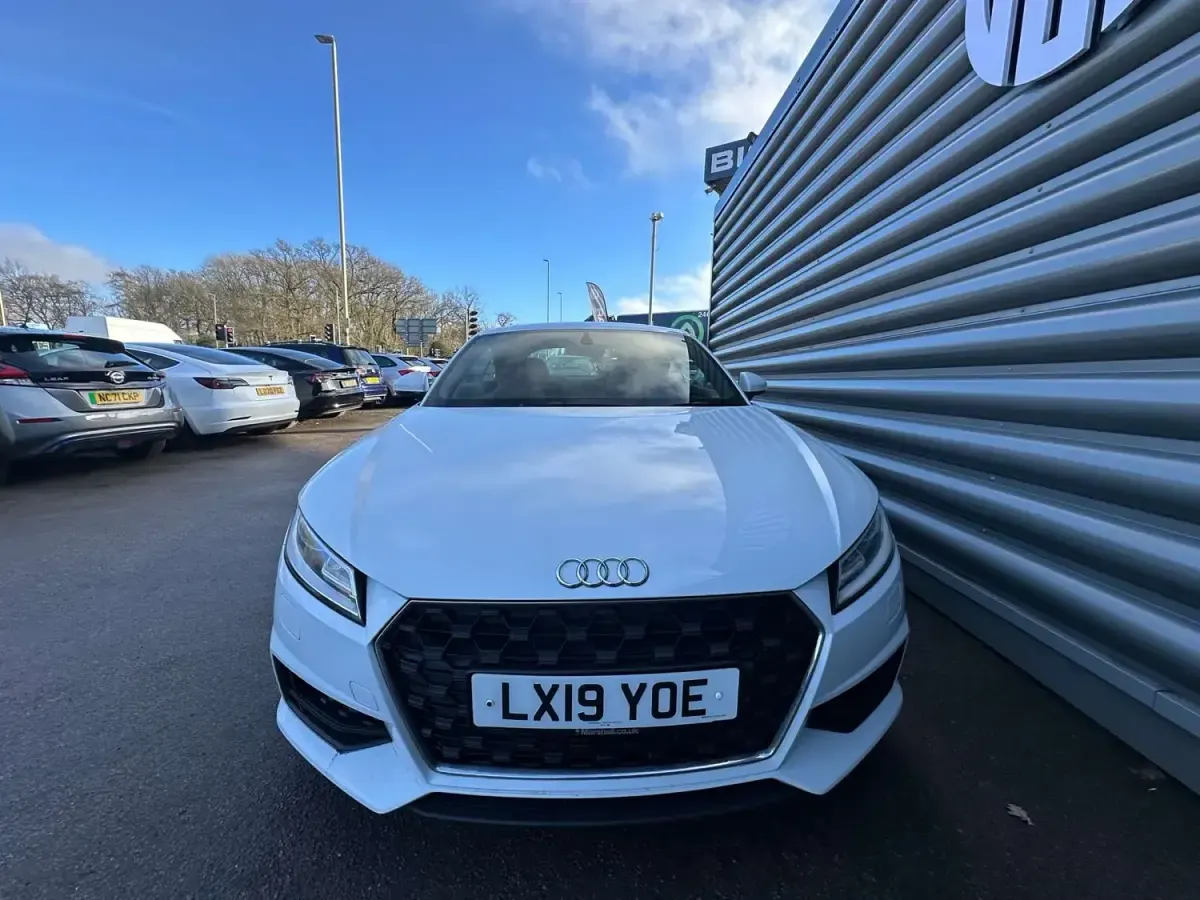 Begagnad Audi TT Sport 245 HK (180 kW) 2019 Vit Sportkupé