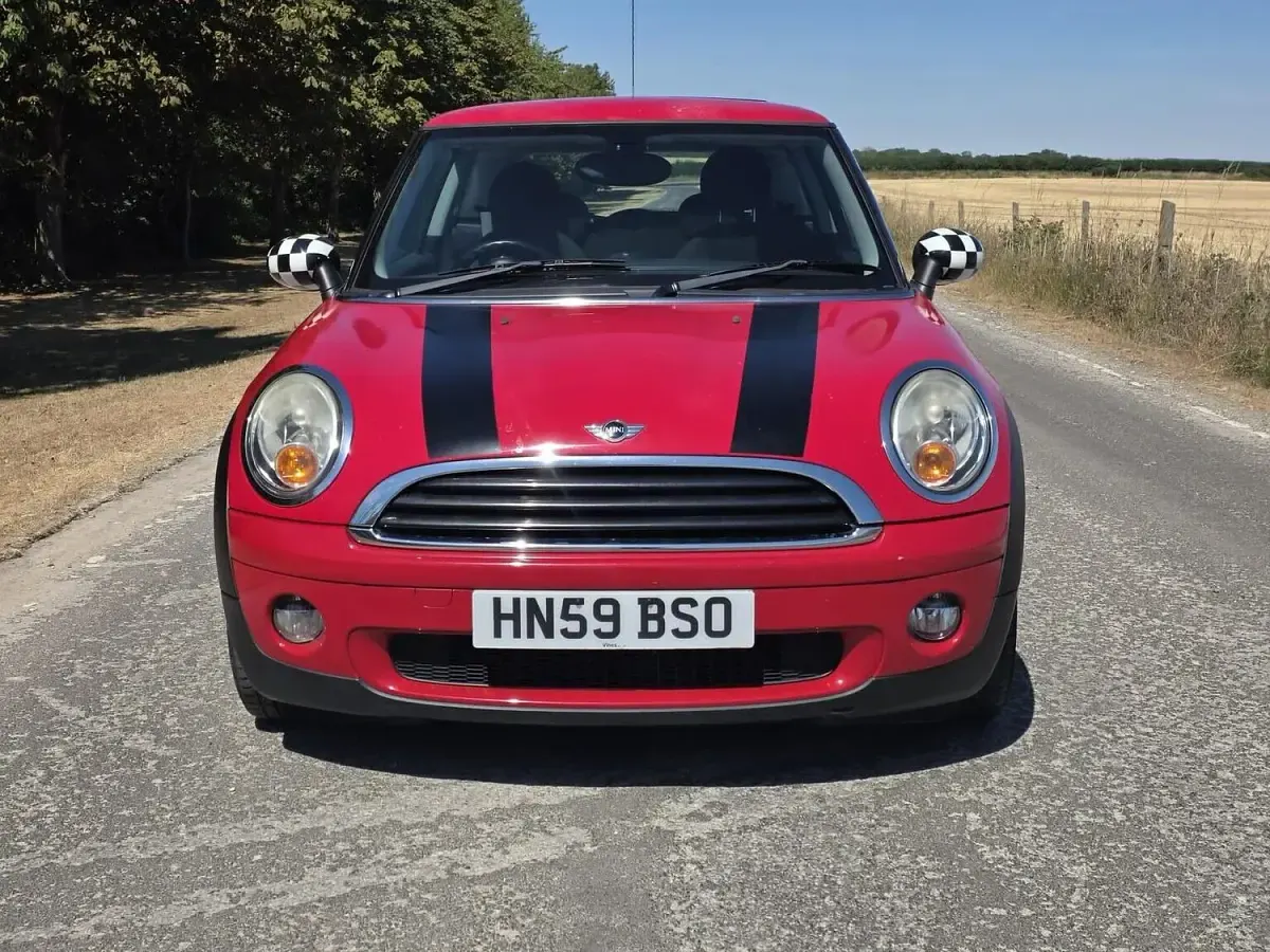 Used Mini ONE Hatch 95 HP (69 kW) 2009 Red Hatchback