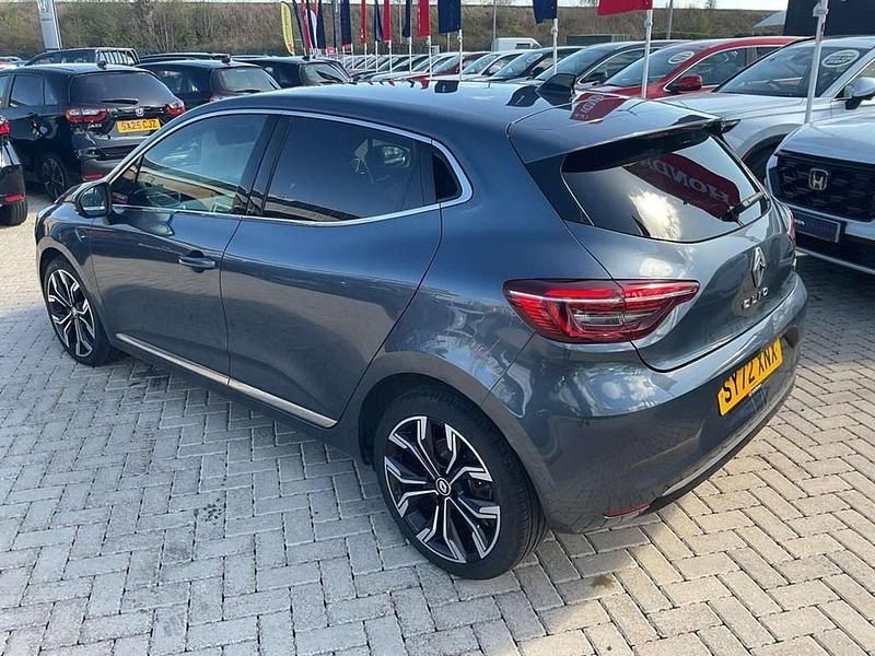 Used Renault Clio V Techno 143 HP (105 kW) 2022 Grey Hatchback