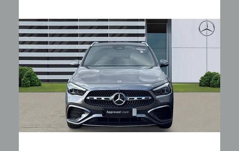 Used Mercedes GLA200 Executive 163 HP (119 kW) 2024 Grey SUV