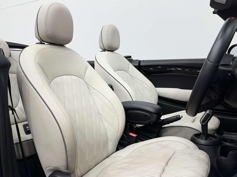 Begagnad Mini Cooper Cabriolet Exclusive 2022 Blå Cab