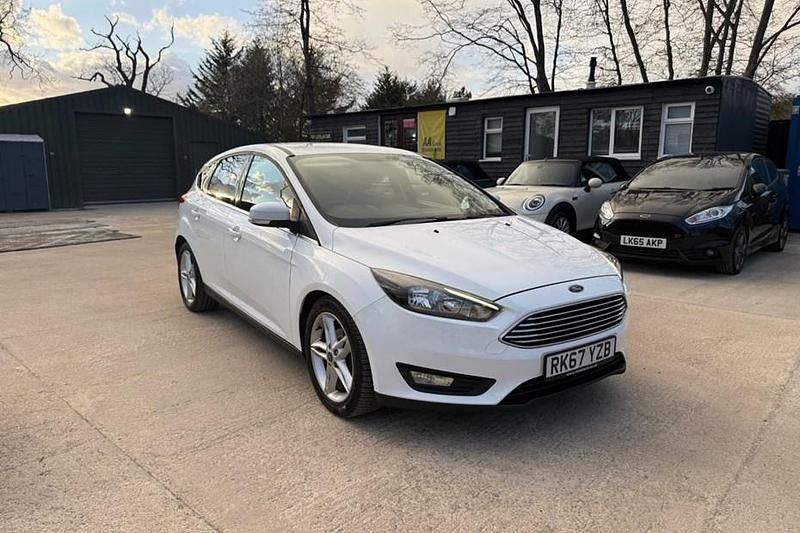 Used Ford Focus Zetec 100 HP (73 kW) 2018 White Hatchback