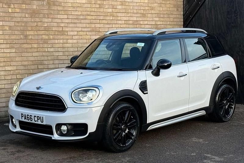 White Used 2017 Mini Cooper D Countryman SUV | £8,295 (Fair price) - Image 1/1