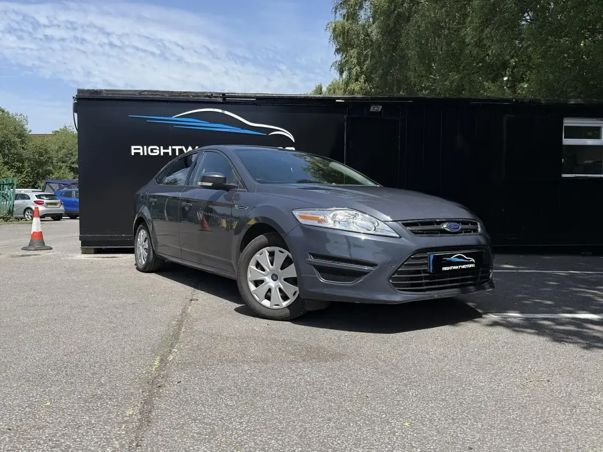 Used Ford Mondeo 140 HP (102 kW) 2012 Grey Hatchback
