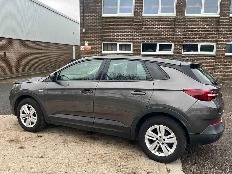 Used Vauxhall Grandland X S 130 HP (95 kW) 2018 Grey SUV
