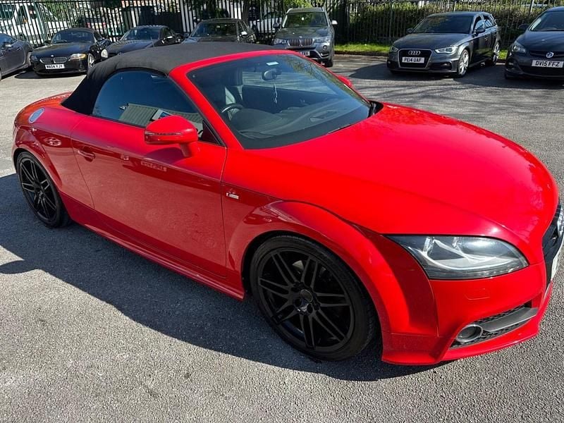 Begagnad Audi TT Roadster Design 2011 Röd Cab