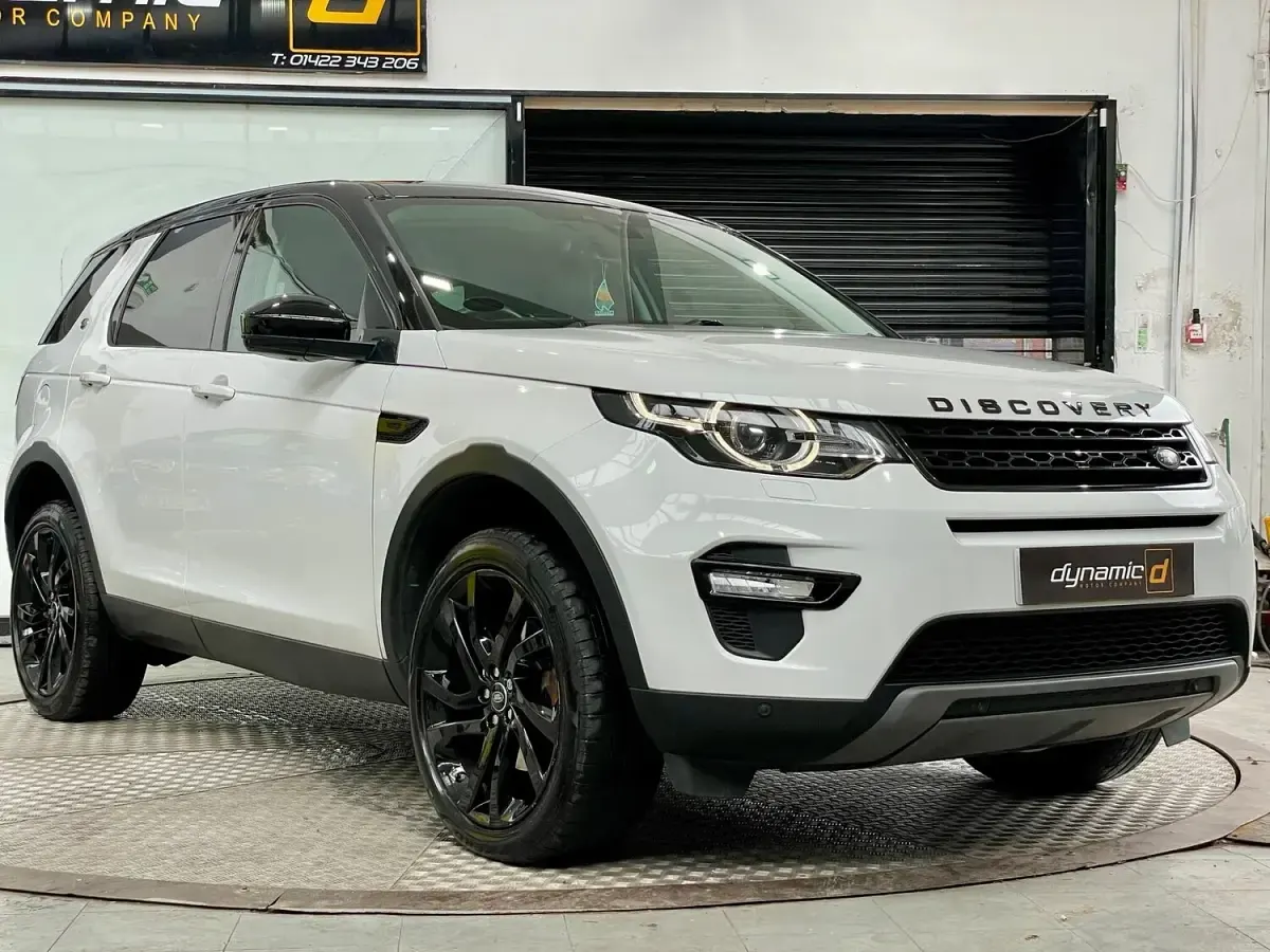 Used Land Rover Discovery 5 HSE 2017 White SUV