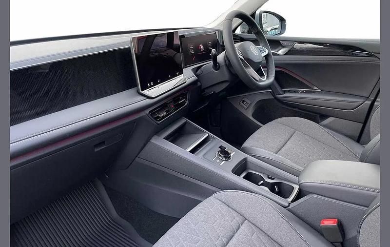 Second-hand VW Tiguan Match 147 CP (108 kW) 2025 Argintiu SUV