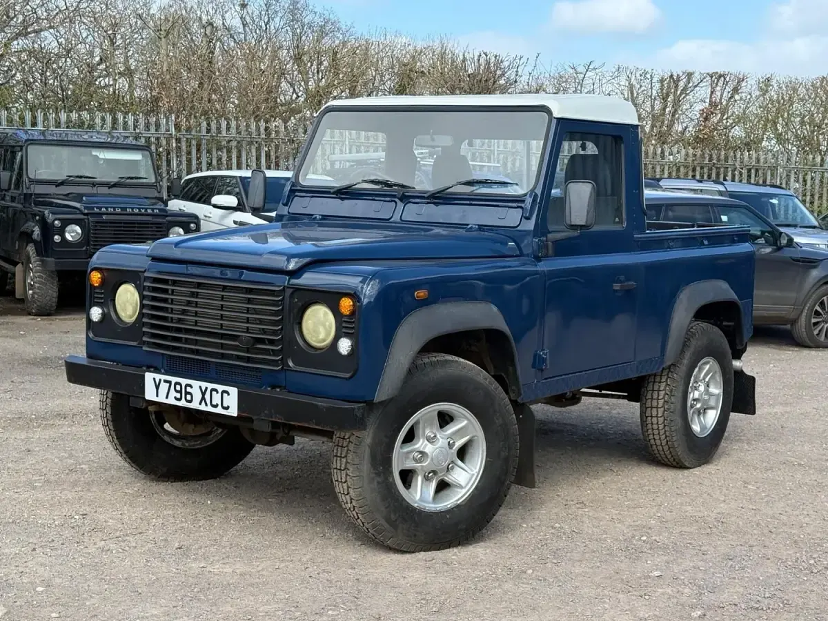 Used Land Rover Defender 90 HP (66 kW) 2001 Blue Pickup