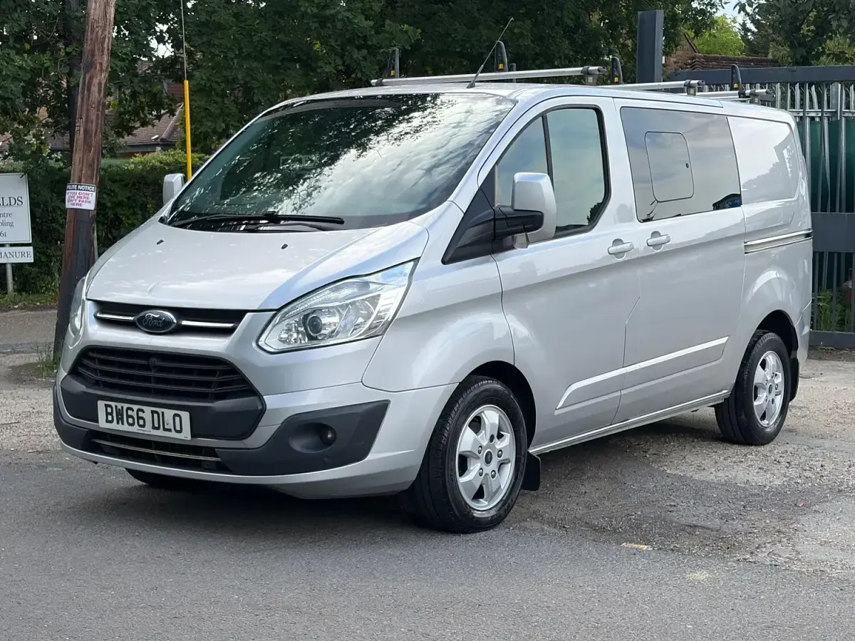 Used Ford Transit Custom Limited 130 HP (95 kW) 2016 Silver Van