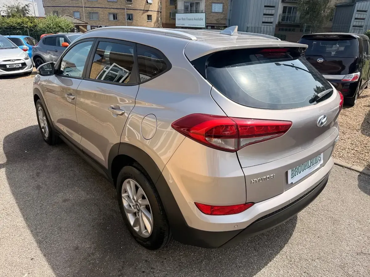Used Hyundai Tucson SE 116 HP (85 kW) 2016 Beige SUV