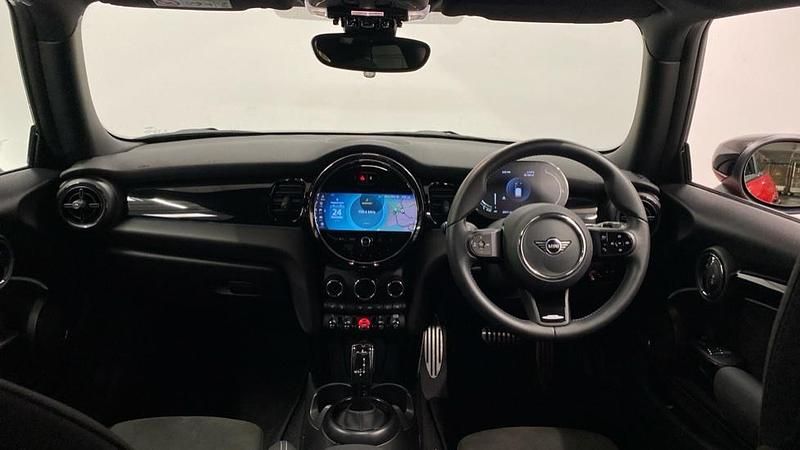 Used Mini Cooper Hatch 134 HP (98 kW) 2023 Red Hatchback