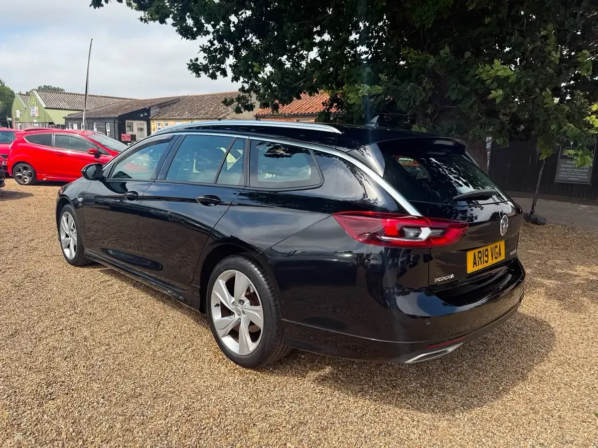 Used Vauxhall Insignia SRi 210 HP (154 kW) 2019 Black Hatchback