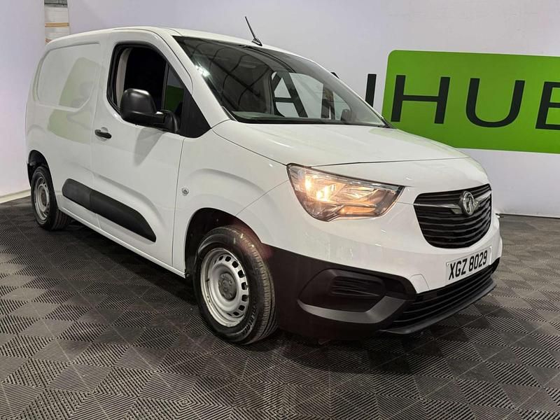 Used Vauxhall Combo 100 HP (73 kW) 2022 White MPV