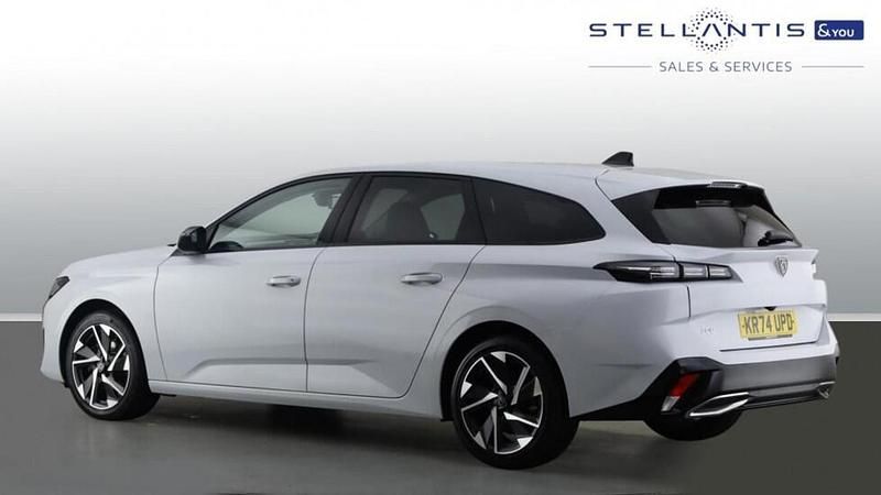 Used Peugeot 308 SW Allure 129 HP (94 kW) 2024 White Estate