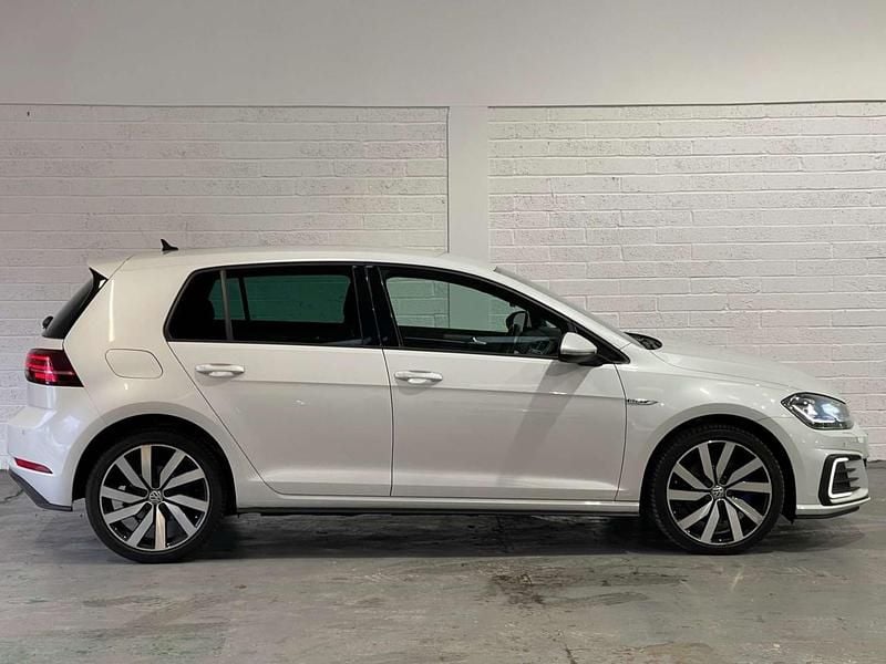 Used VW Golf VII Advance 2018 White Hatchback