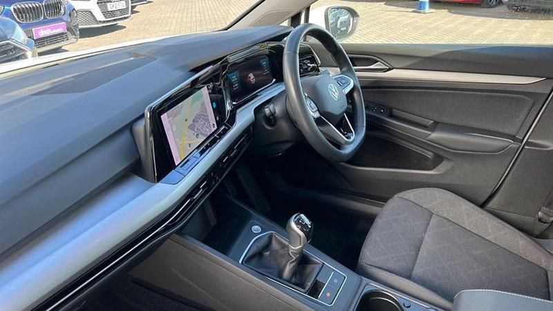 Used VW Golf VIII Life 150 HP (110 kW) 2023 Pure white