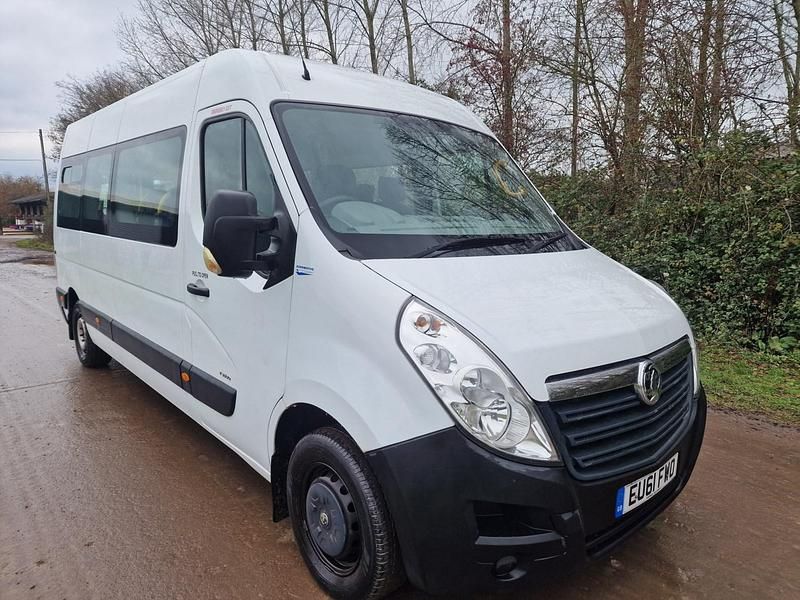 Used Vauxhall Movano 100 HP (73 kW) 2011 White MPV