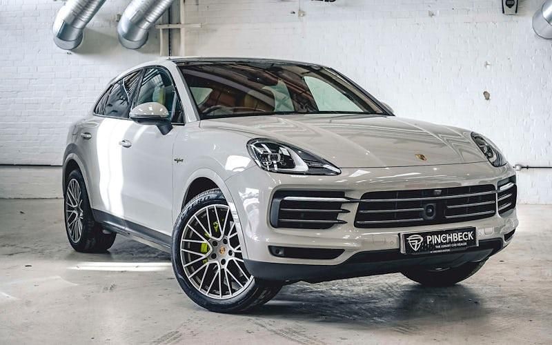Used 2022 Porsche Cayenne Platinum Edition SUV | £67,890 (Expensive) - Image 1/4