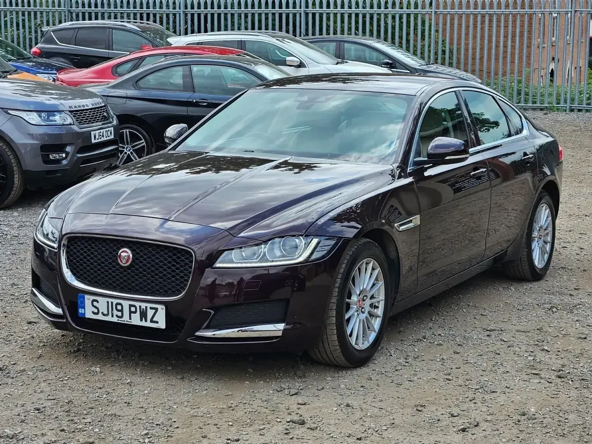Used Jaguar XF Prestige 163 HP (119 kW) 2019 Red Sedan