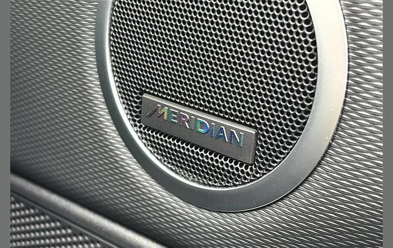 Used Land Rover Discovery 5 SE Dynamic 296 HP (217 kW) 2024 Grey SUV